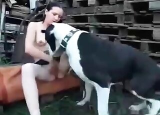 First-timer fucking a doggo for the camera