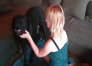 Dirty mutt can't stop fucking with a blondie