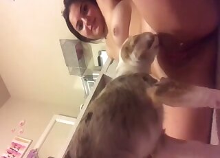 Good-looking hottie fucks with her doggy